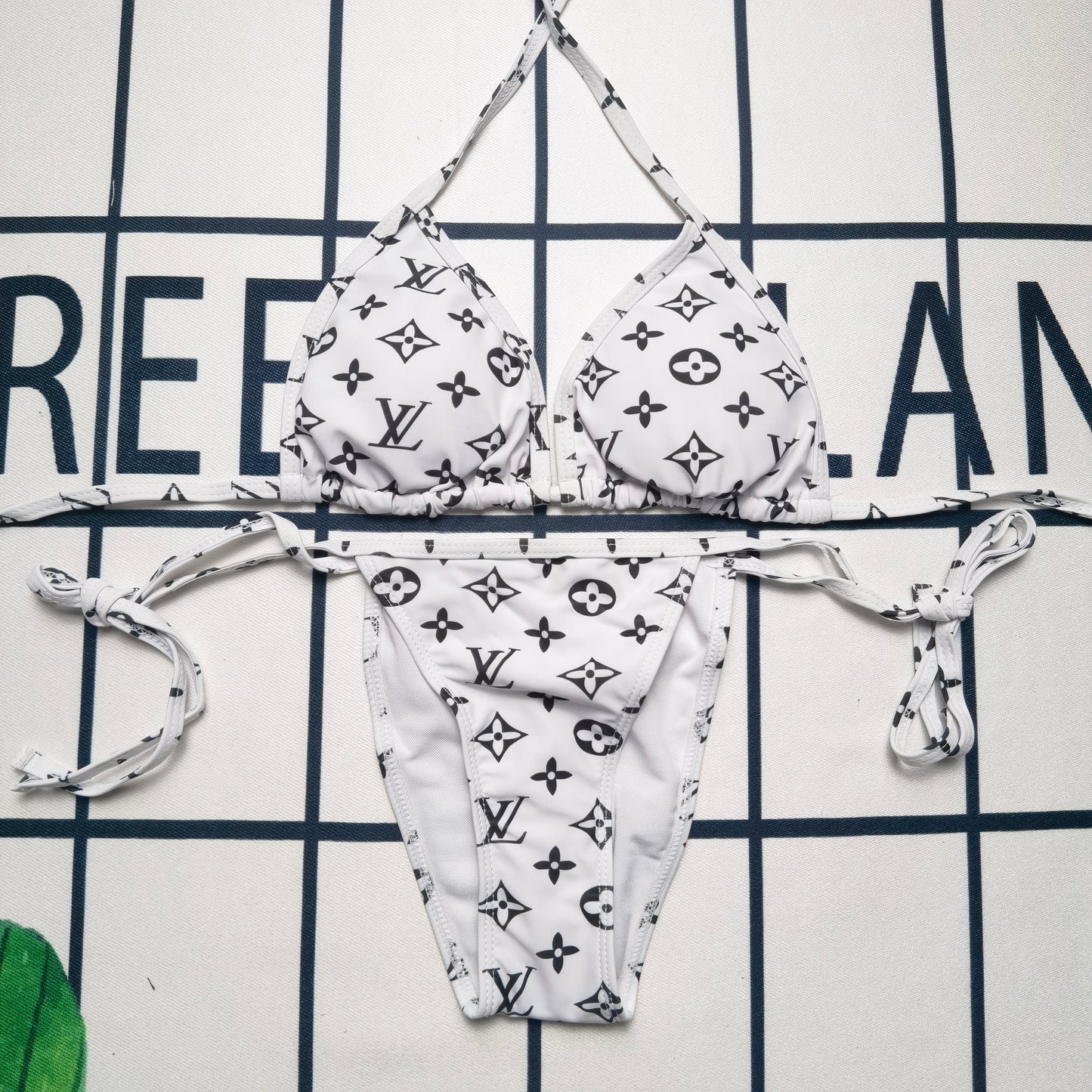 14E241YDE Stylish Bikini swimsuit
