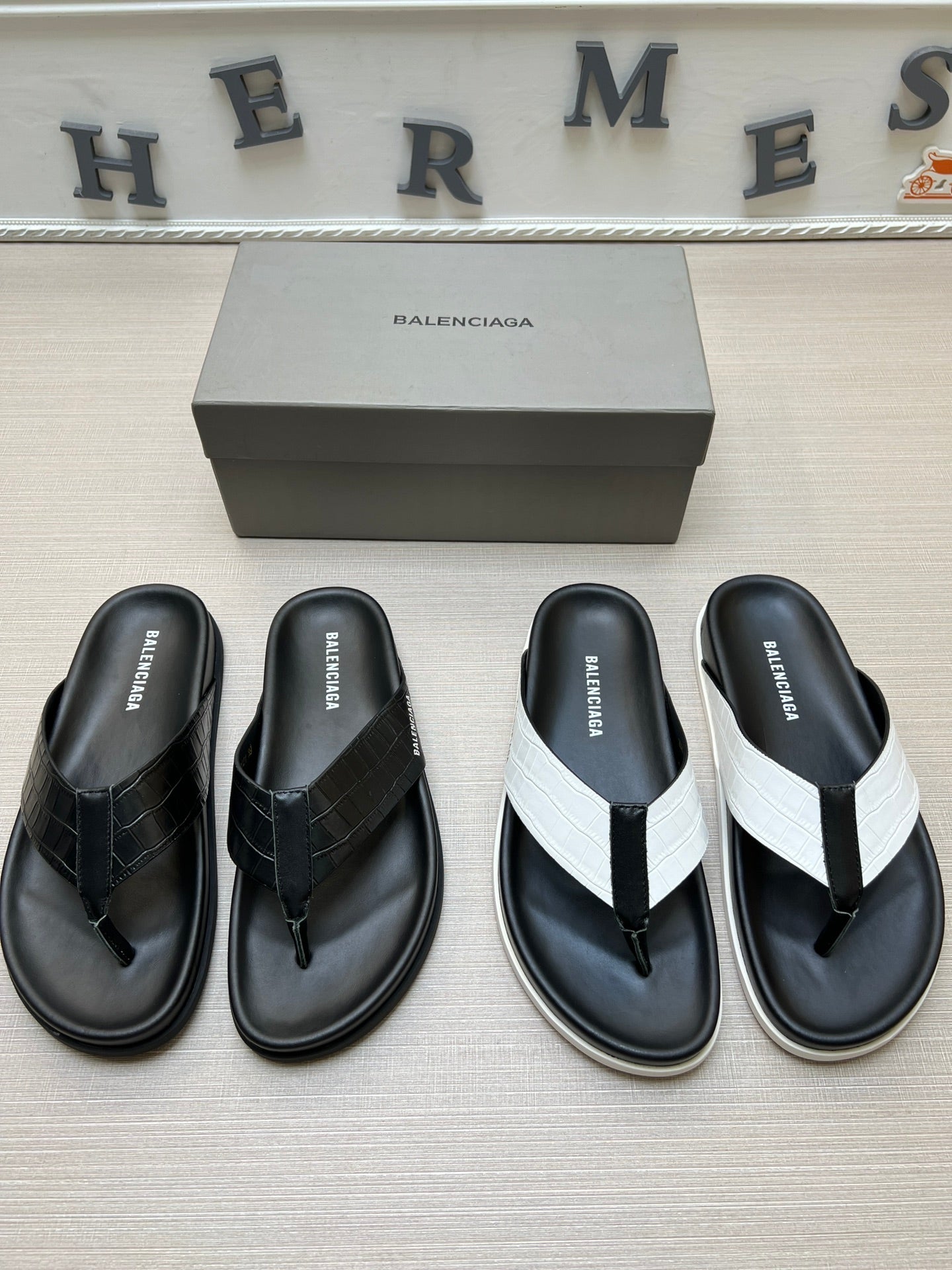 54J98ZDE Stylish slippers