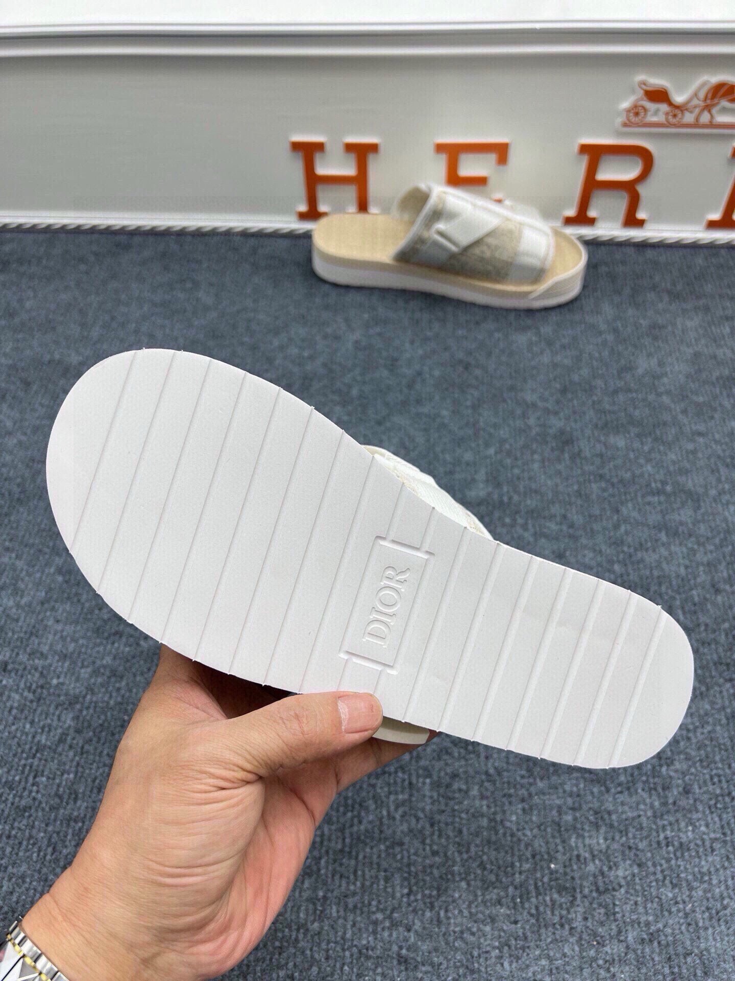 535ZD305ZDE Stylish Slippers