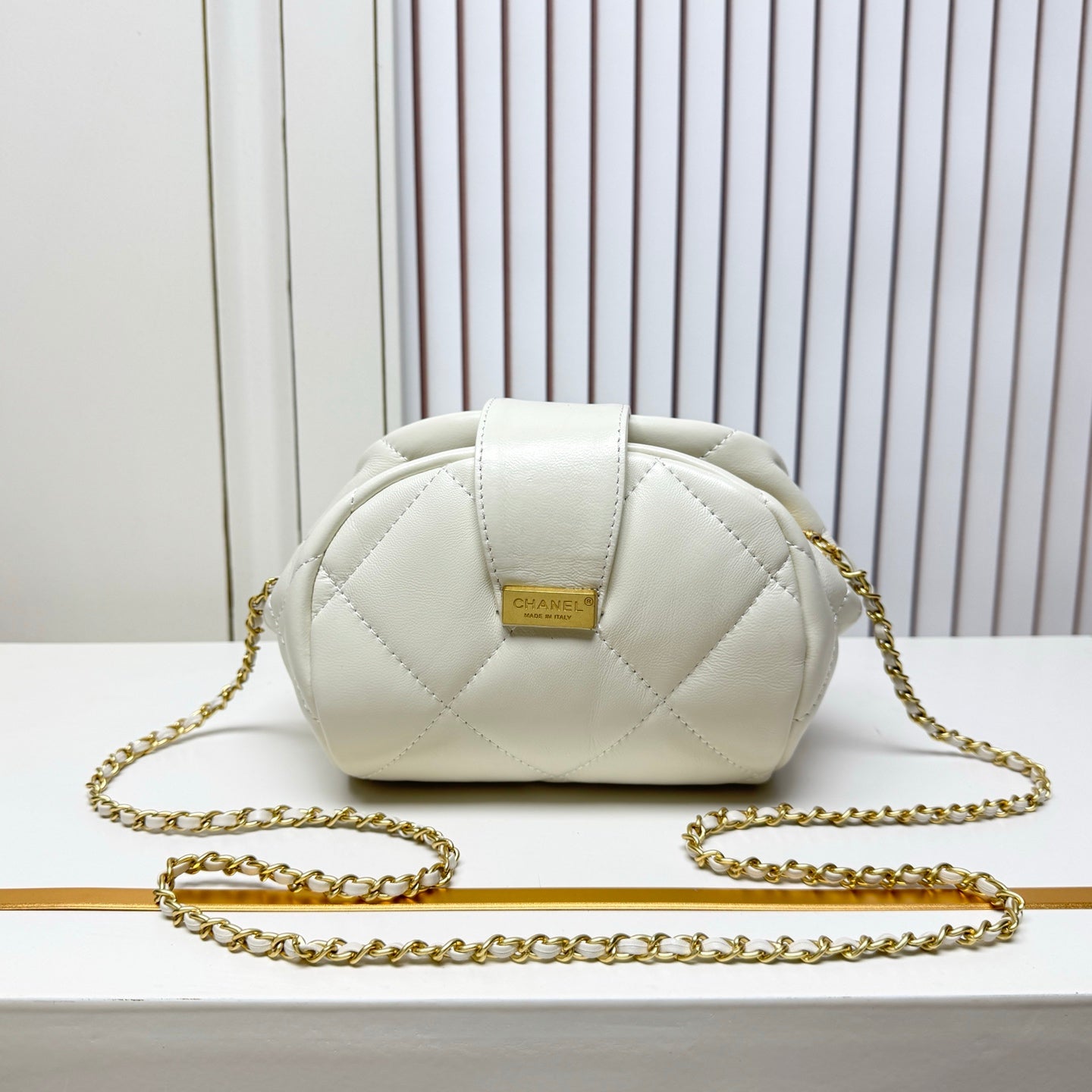 15RC49BDE Stylish leather bag