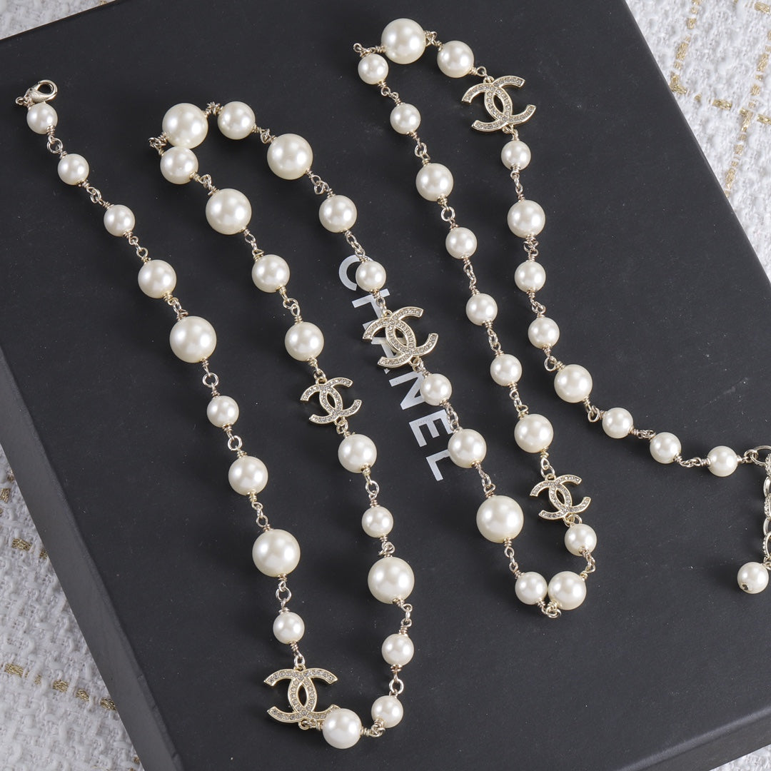 15NC18XDE Stylish Necklaces