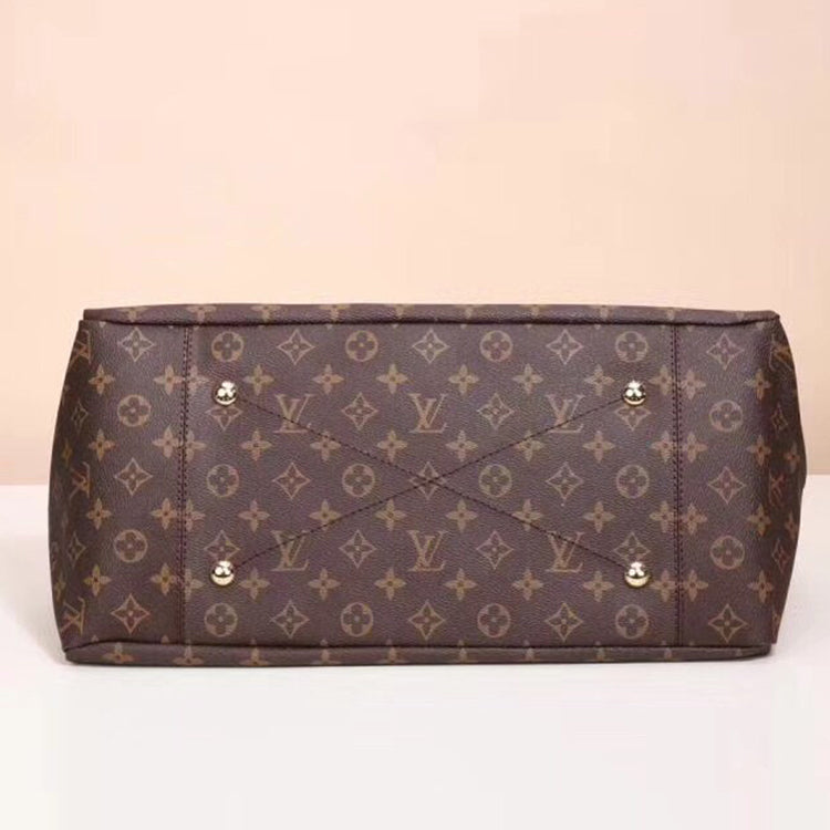 2E01BDE Stylish leather bag