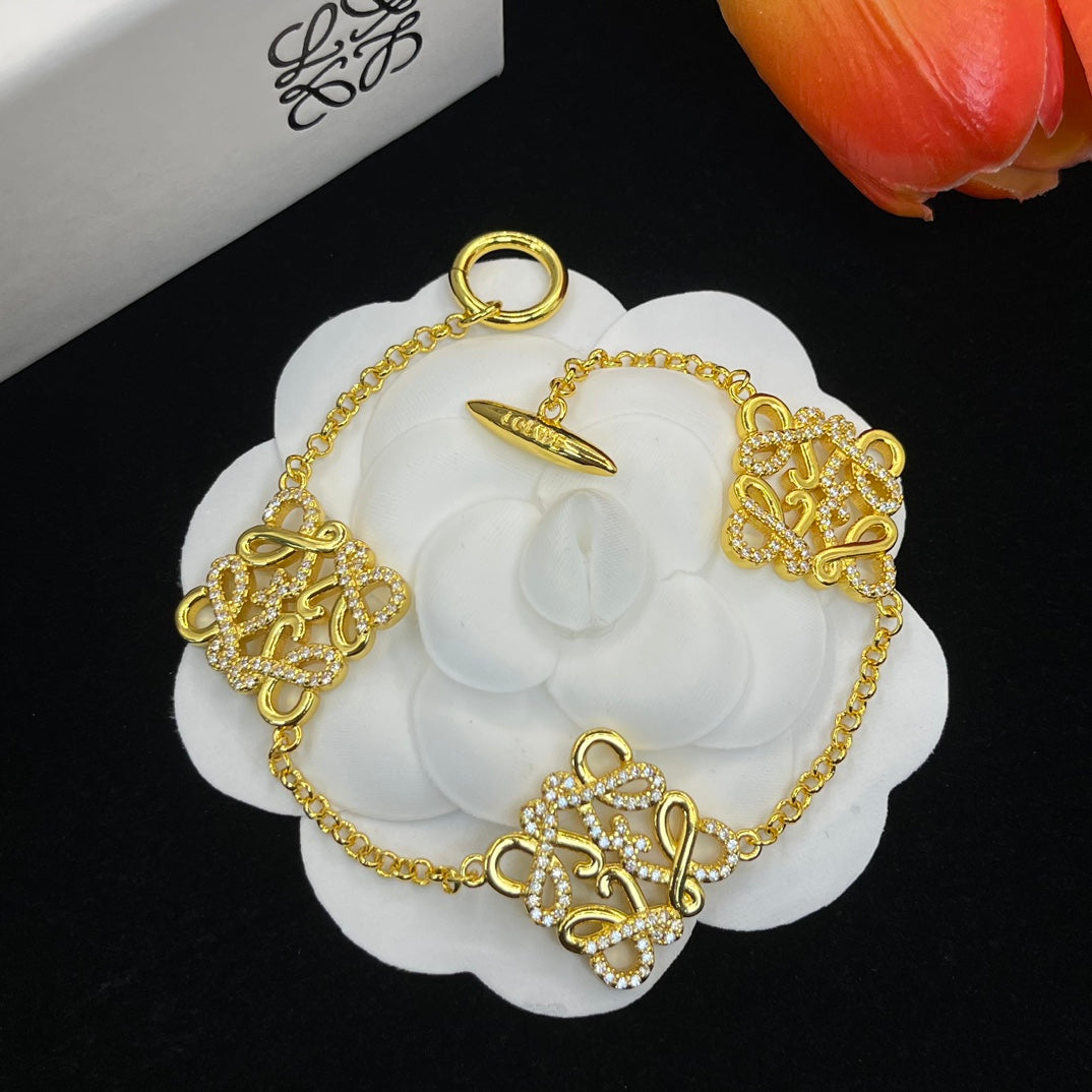 14A756KDE Stylish Earrings Bracelets Necklaces