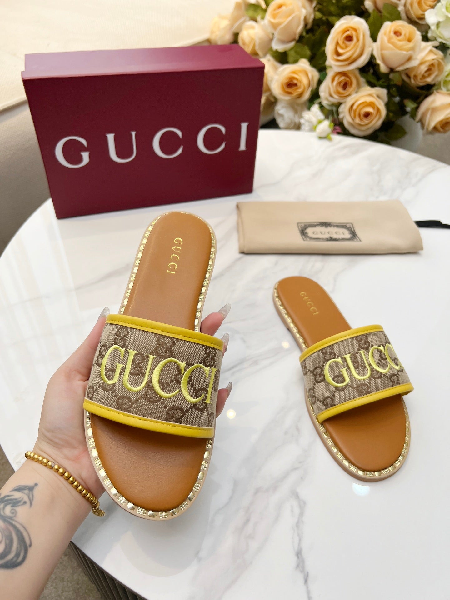 255QB29ZDE Stylish leather Slippers