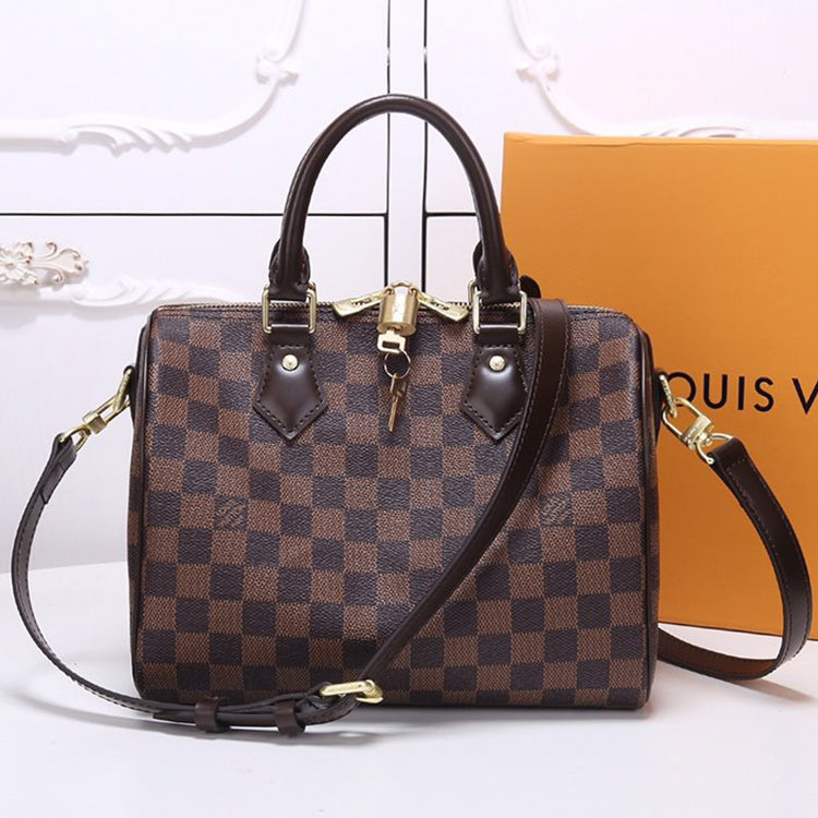 2E16BDE Stylish leather bag