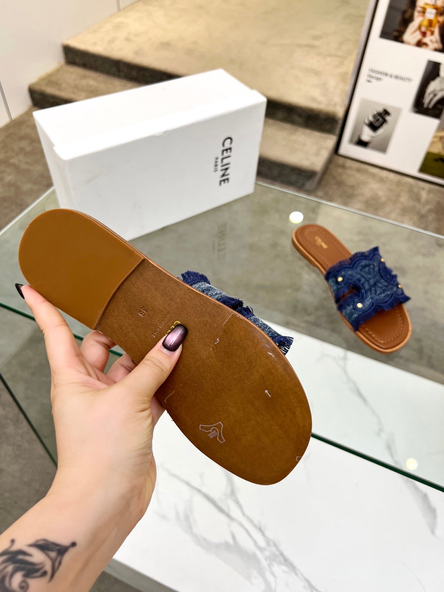 255QA25ZDE Stylish leather shoes