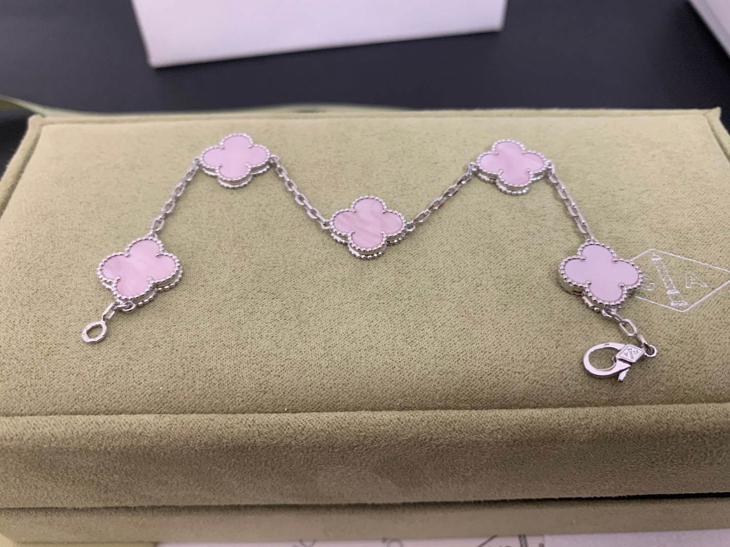 5XVA180KDE Stylish bracelets 5 flowers normal size1.5cm flower