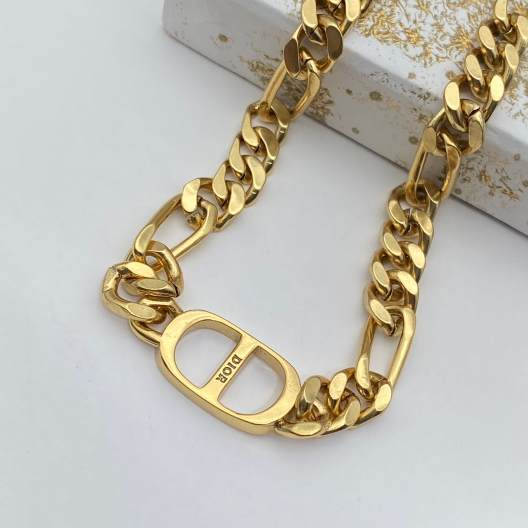 1XD319XDE Stylish Necklaces Bracelets