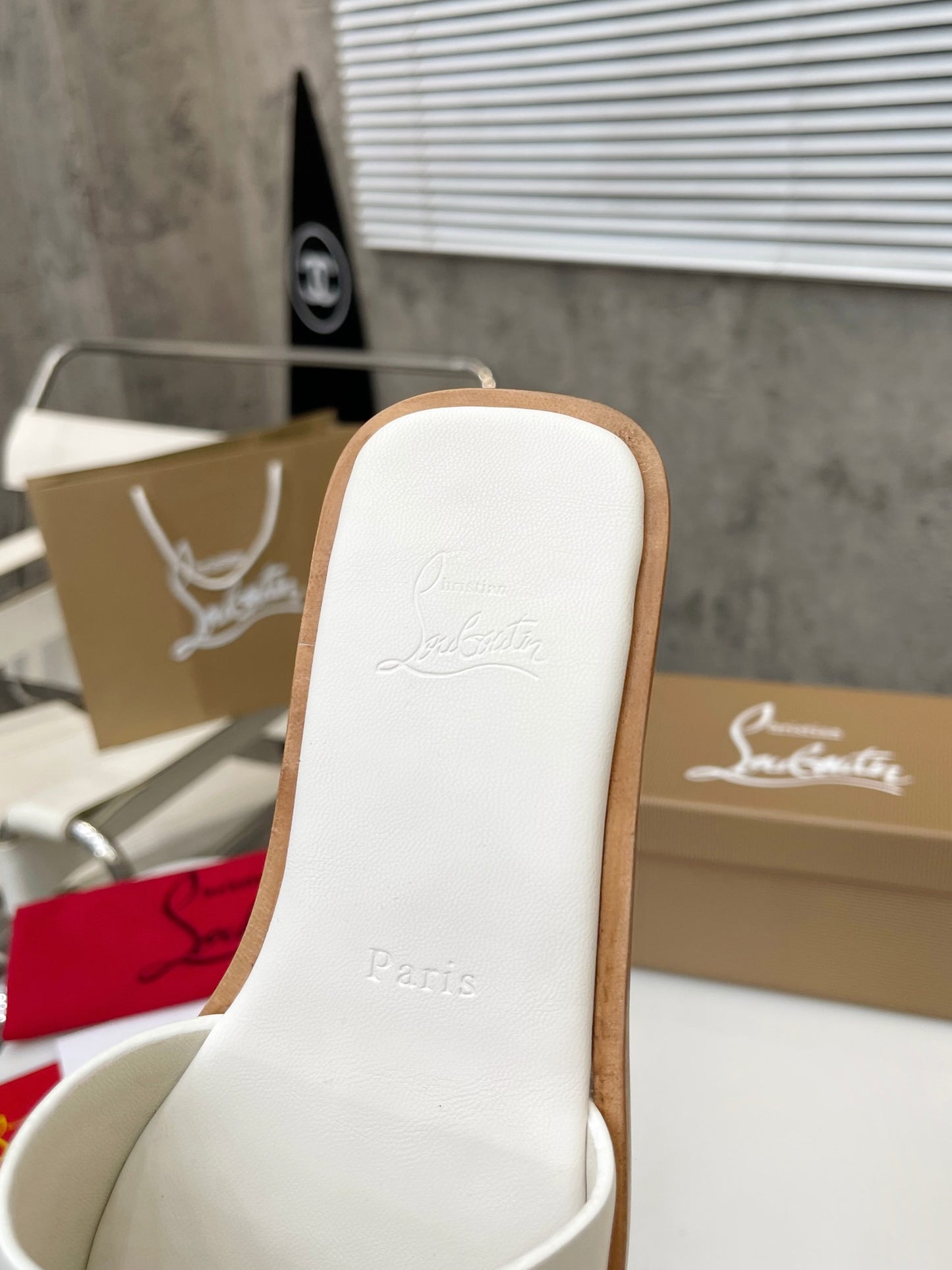 JXA32ZDE Stylish leather Slippers