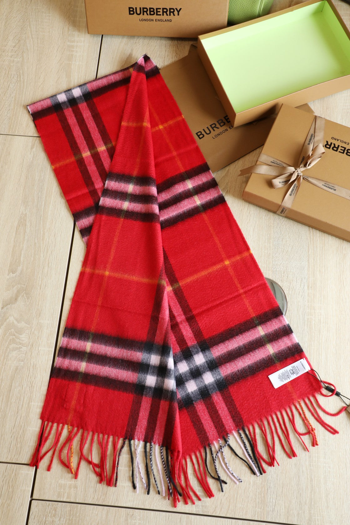 185ZR2WDE Stylish Winter Scarves
