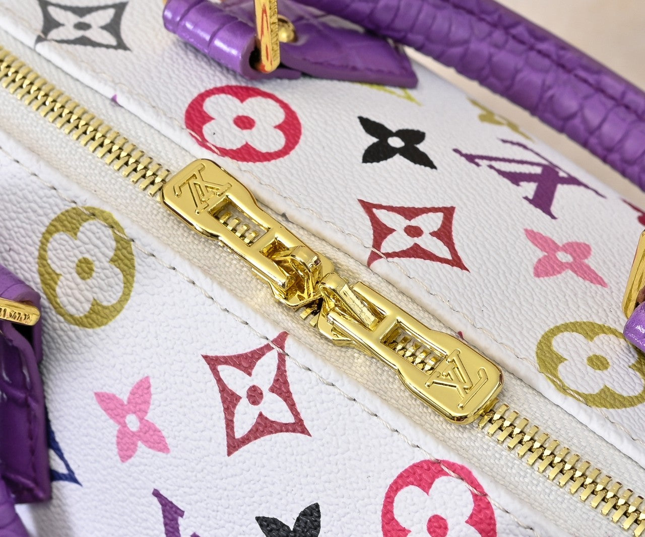 155NE75BDE Stylish leather bag