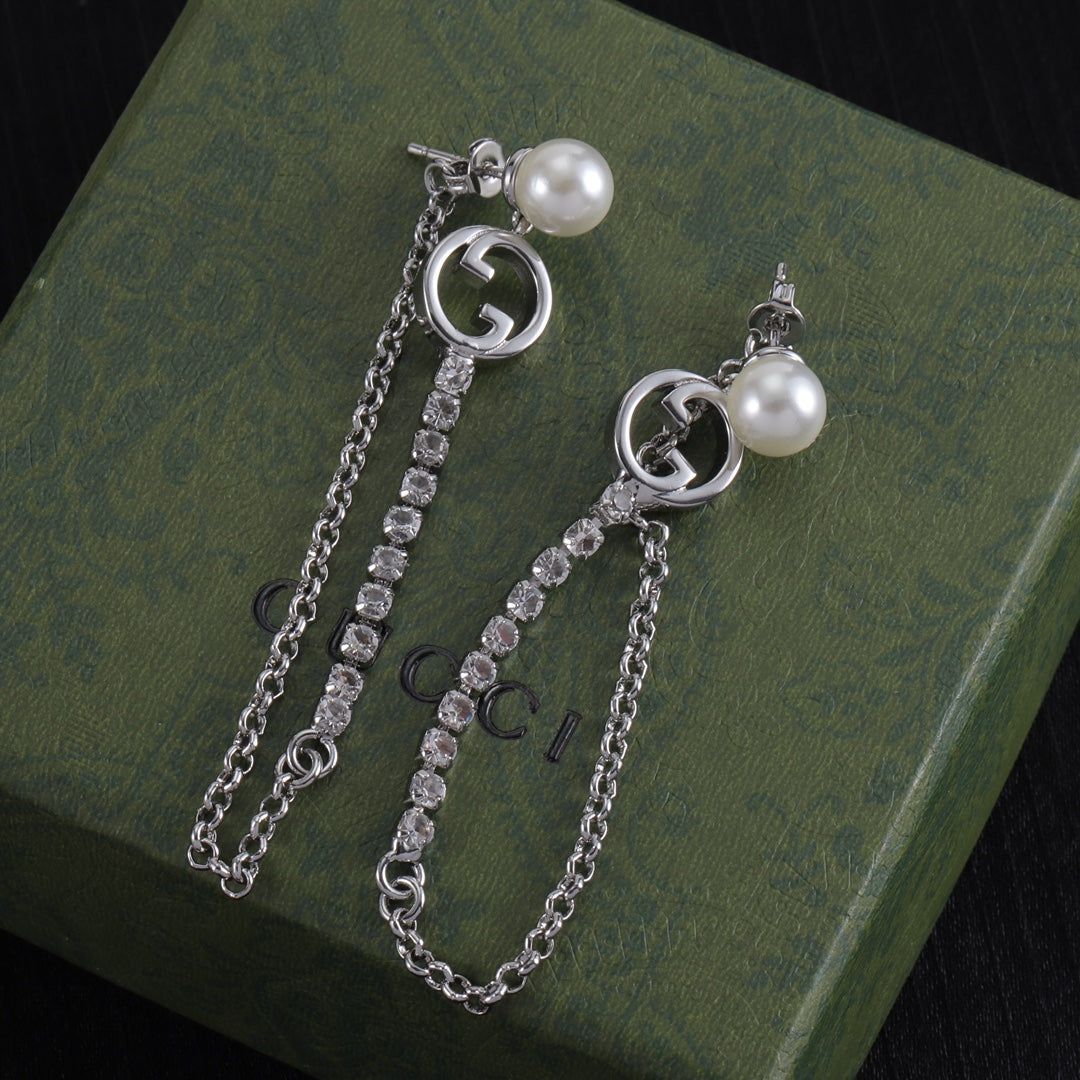 14B1038EDE Stylish Earrings