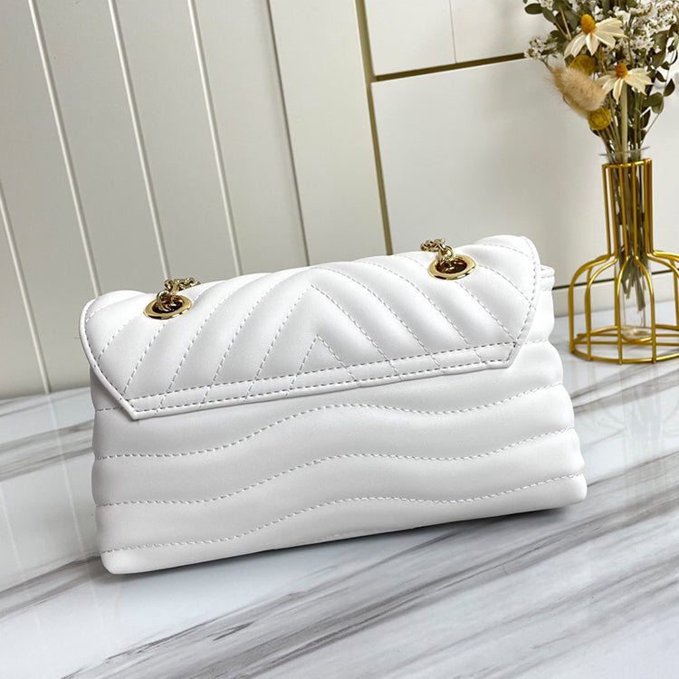AE028BDE Stylish leather bag