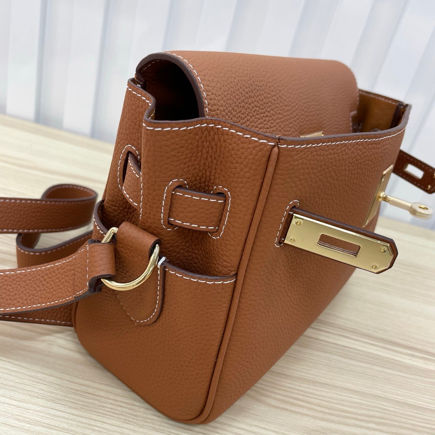 15RH4BDE Stylish leather bag