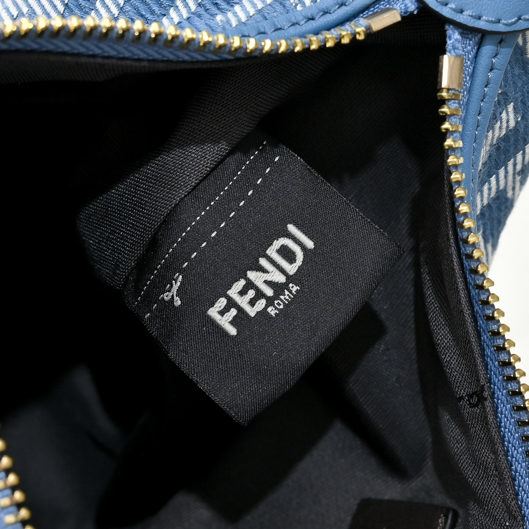 15RF8BDE Stylish leather bag