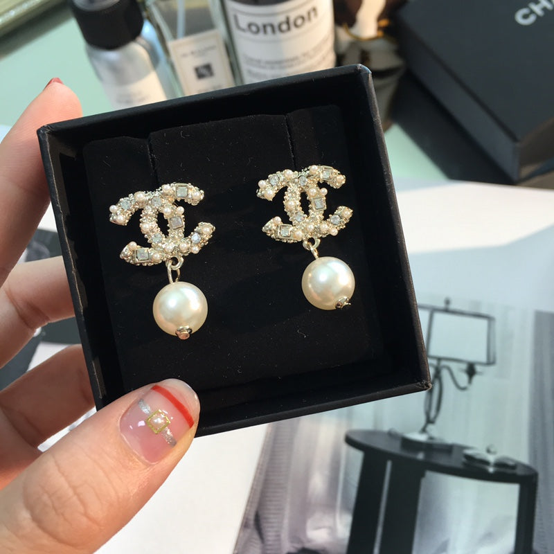 1NC41EDE Stylish Earrings