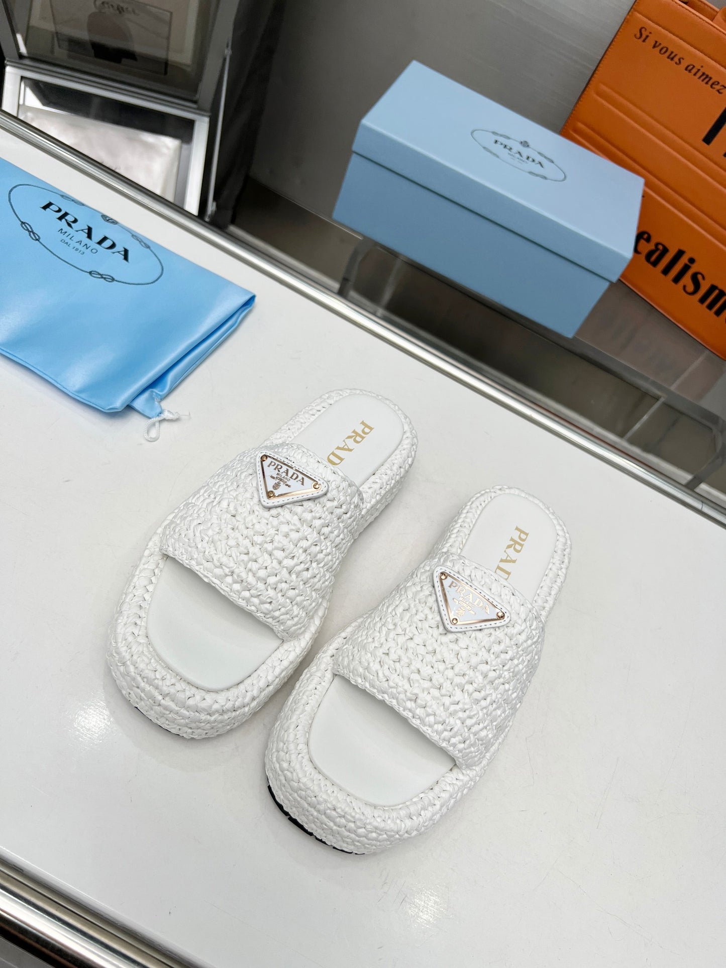 14PD27ZDE Stylish slippers