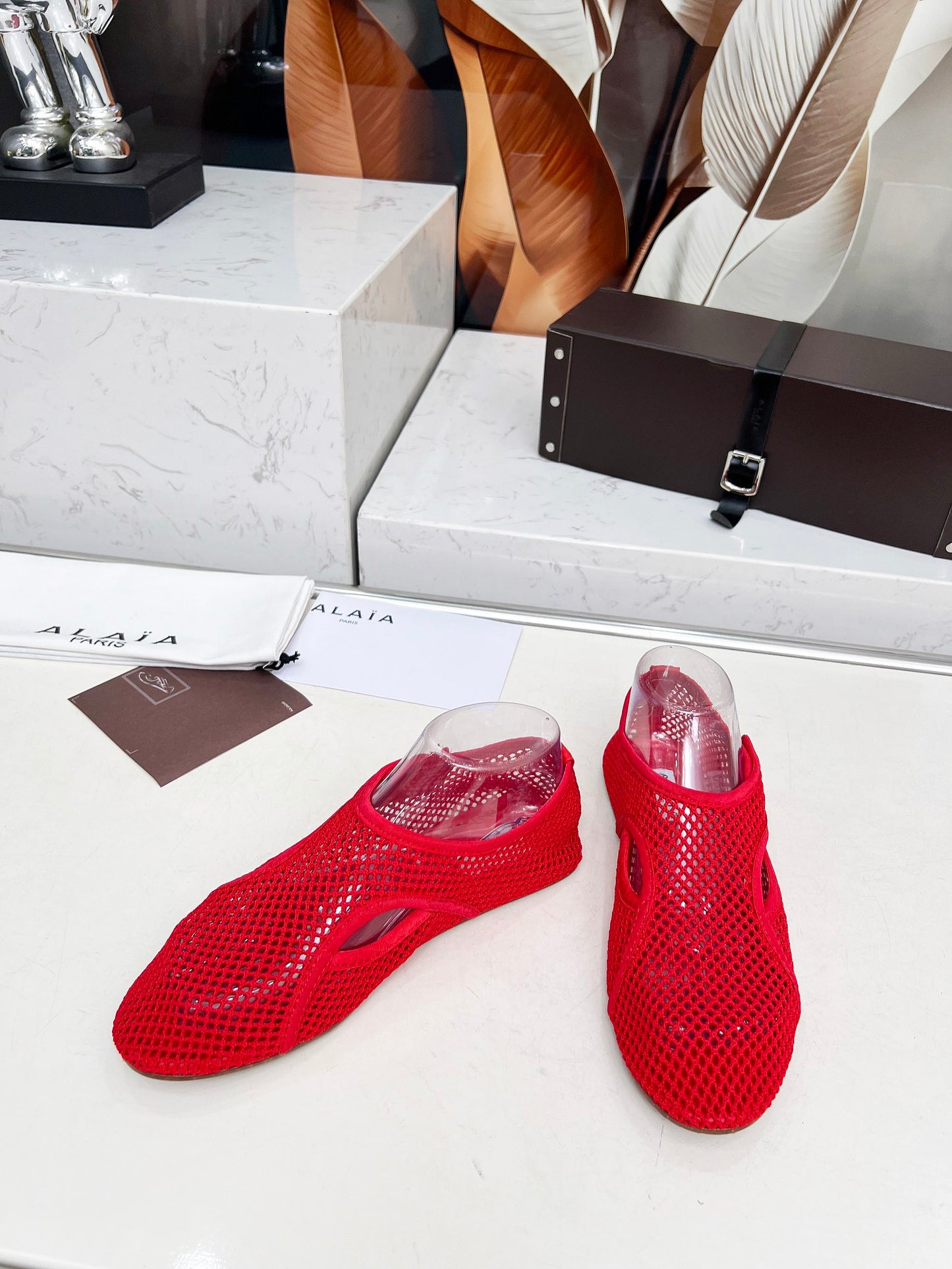 255QA24ZDE Stylish leather shoes