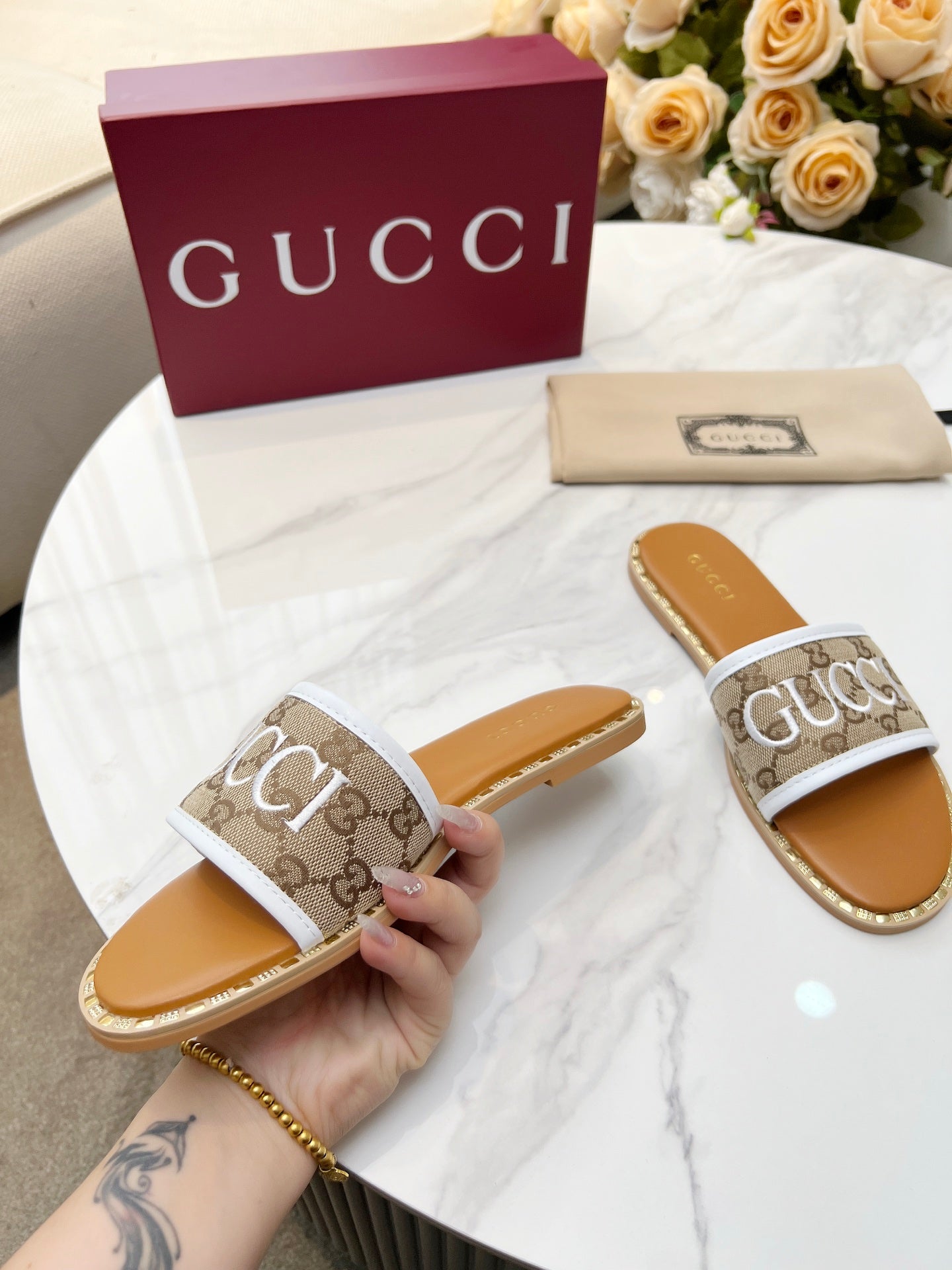 255QB29ZDE Stylish leather Slippers