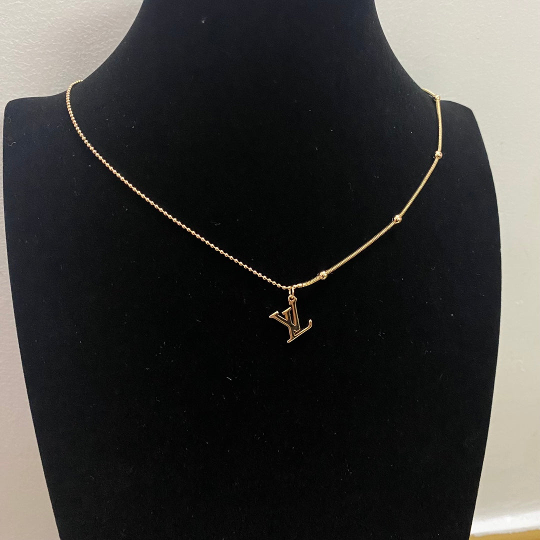 14E654KDE Stylish Necklaces