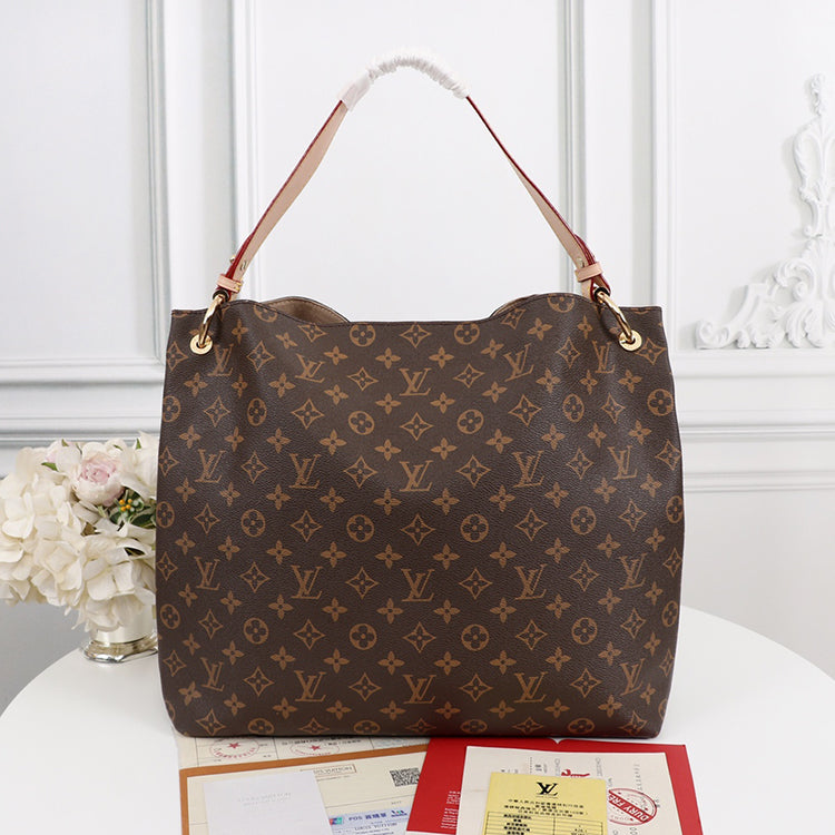 1E84BDE Stylish leather bag