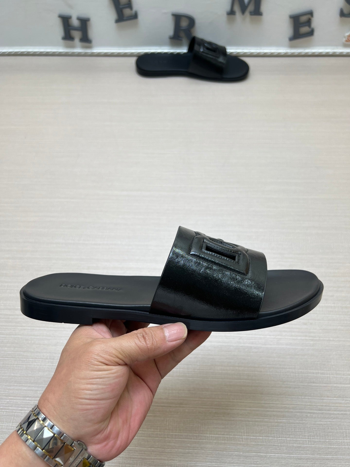 54A64ZDE Stylish slippers