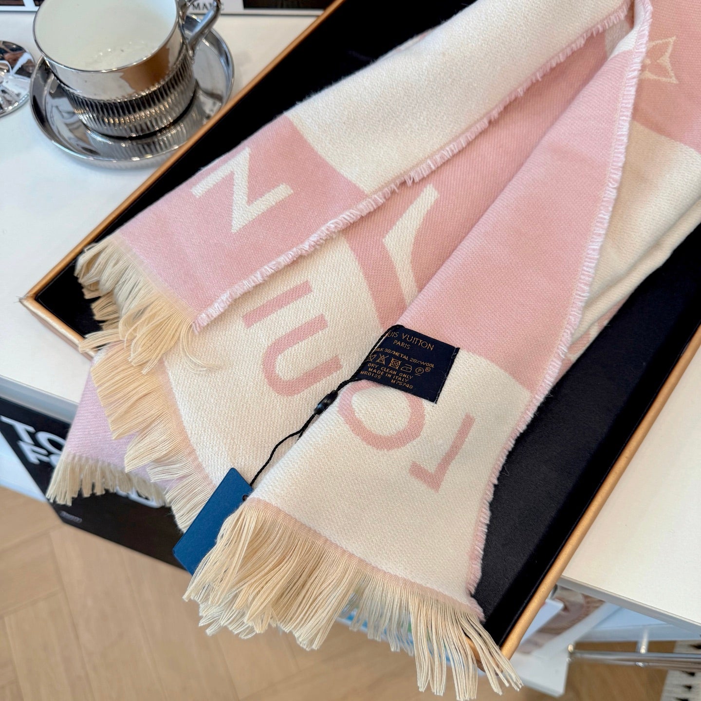 175RE40WDE Stylish Winter Scarves