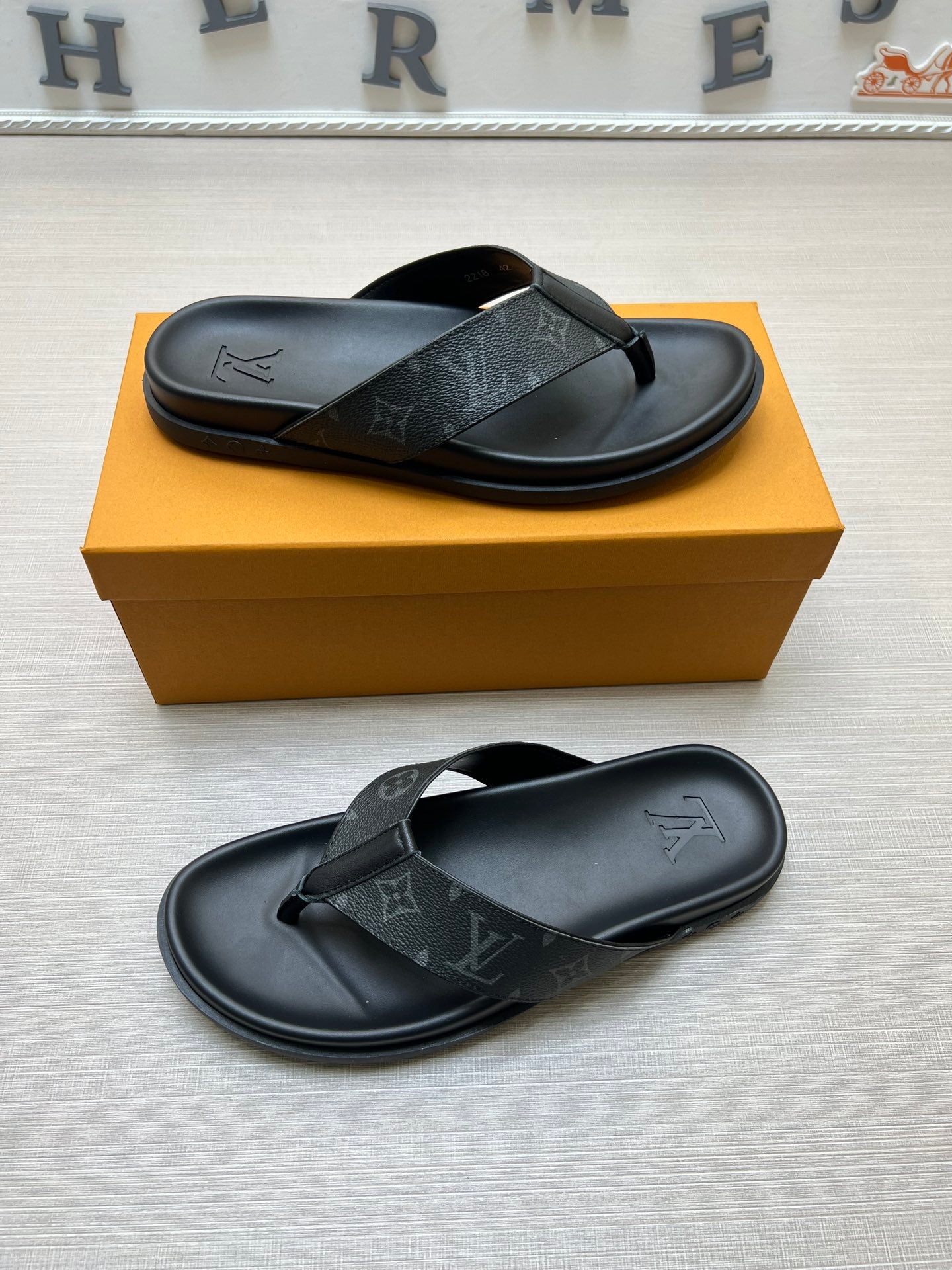 54E56ZDE Stylish slippers