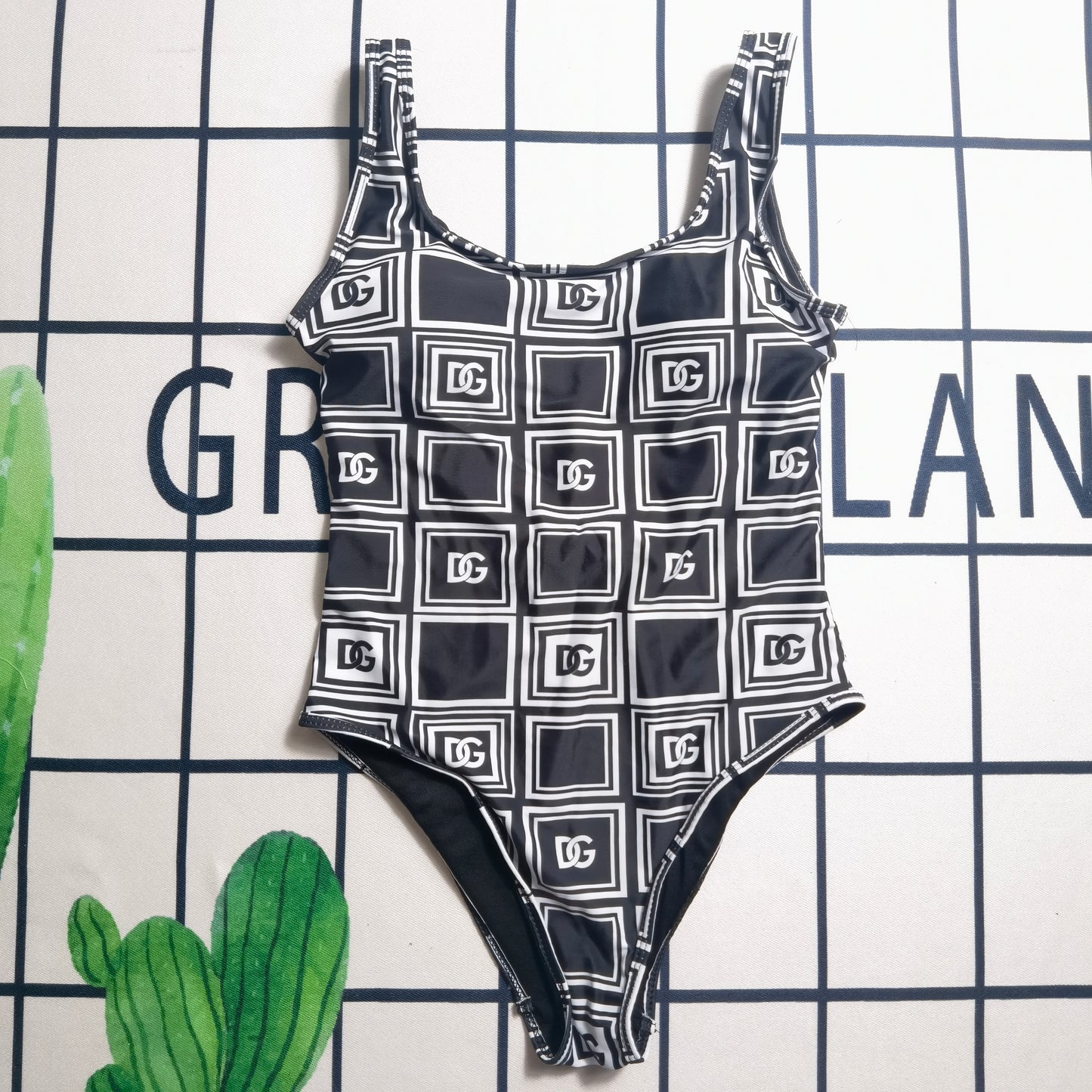 14A96YDE Stylish Bikini swimsuit