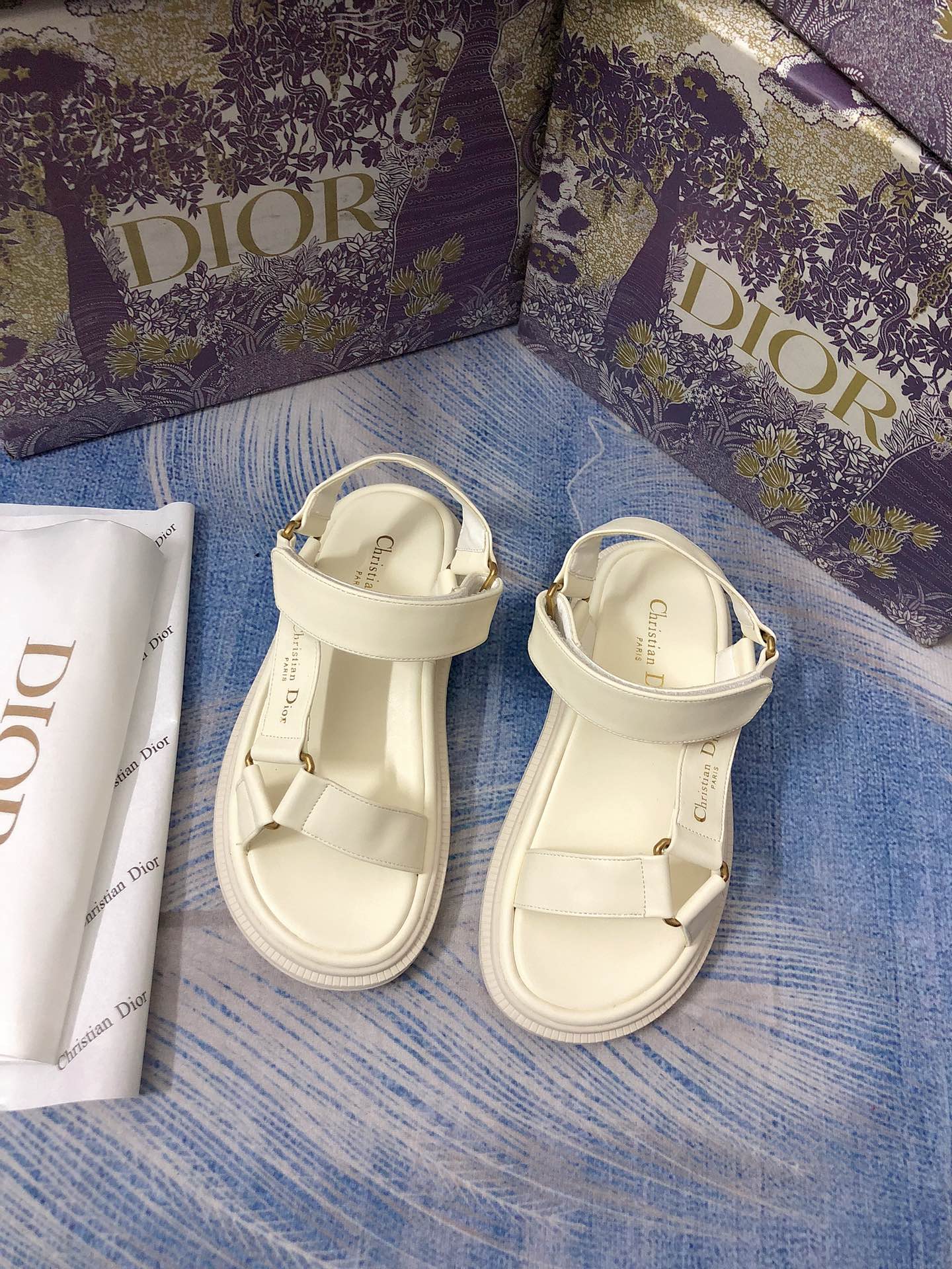 14D8ZDE Stylish sandals