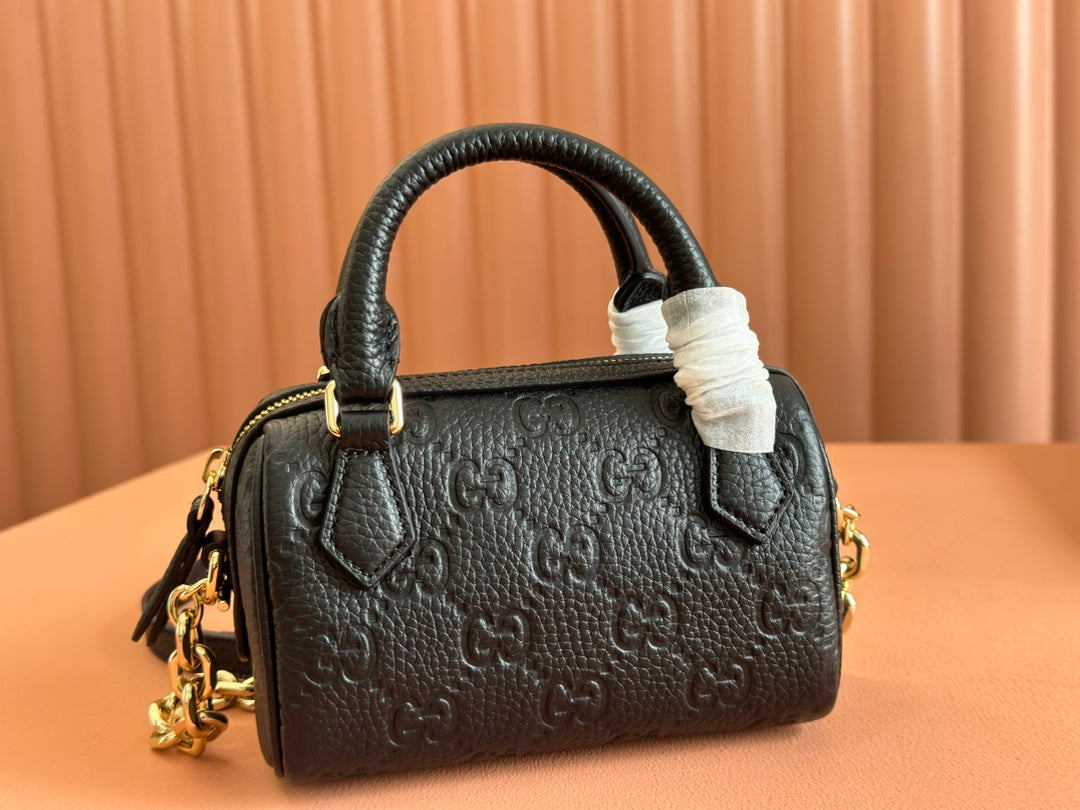 155NB69BDE Stylish leather bag