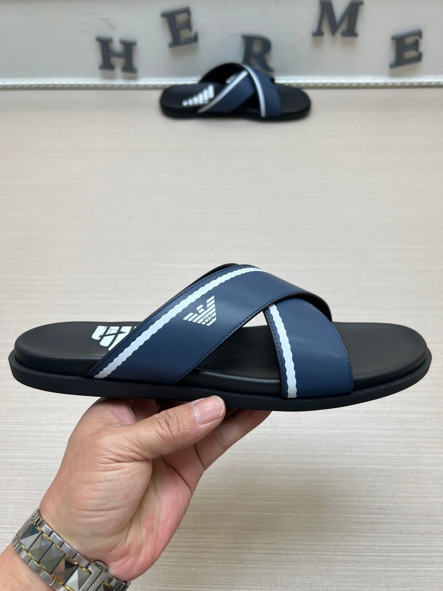 54A104ZDE Stylish slippers