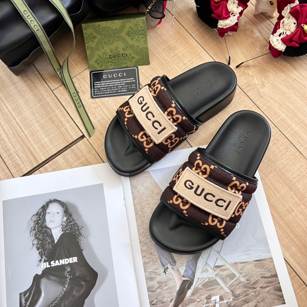 14B84ZDE Stylish Slippers