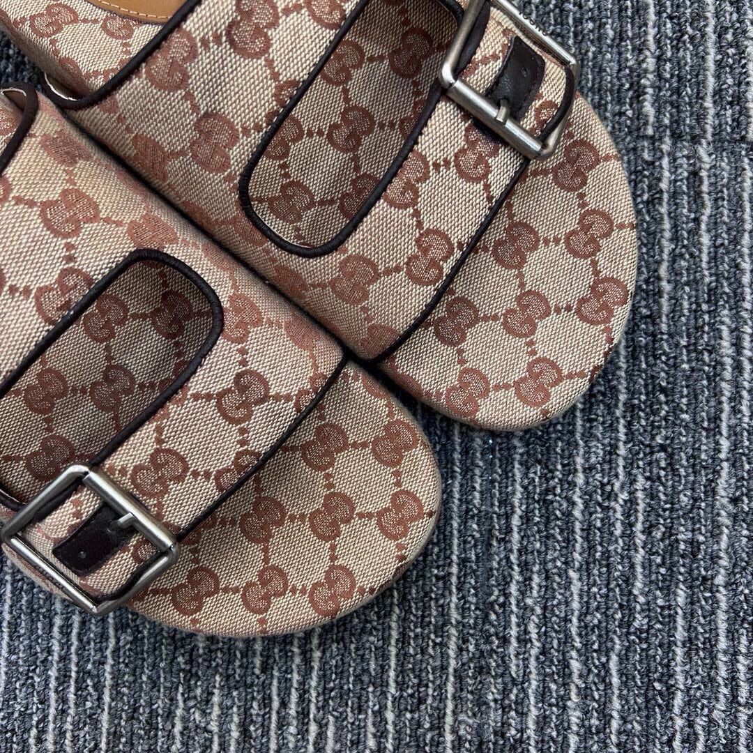 5QB17ZUE Popular shoes