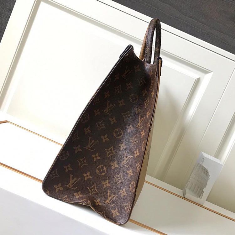 1E41BDE Stylish leather bag