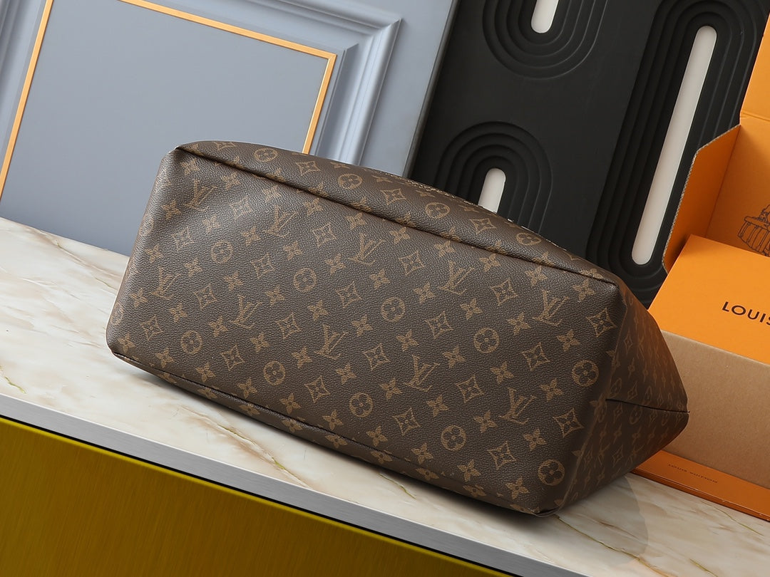 15XE8BDE Stylish leather bag