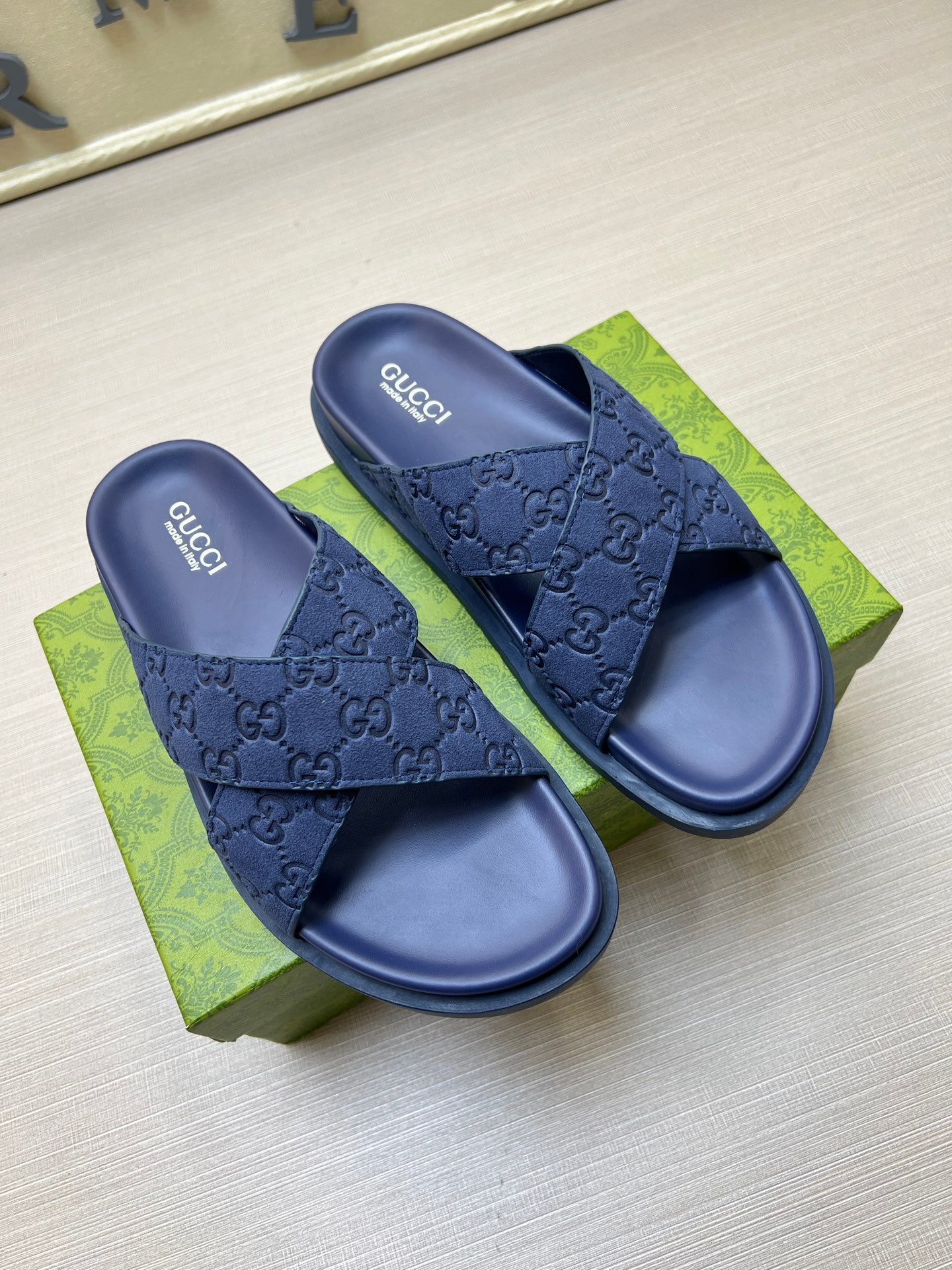 5QB15ZDE Stylish Slippers