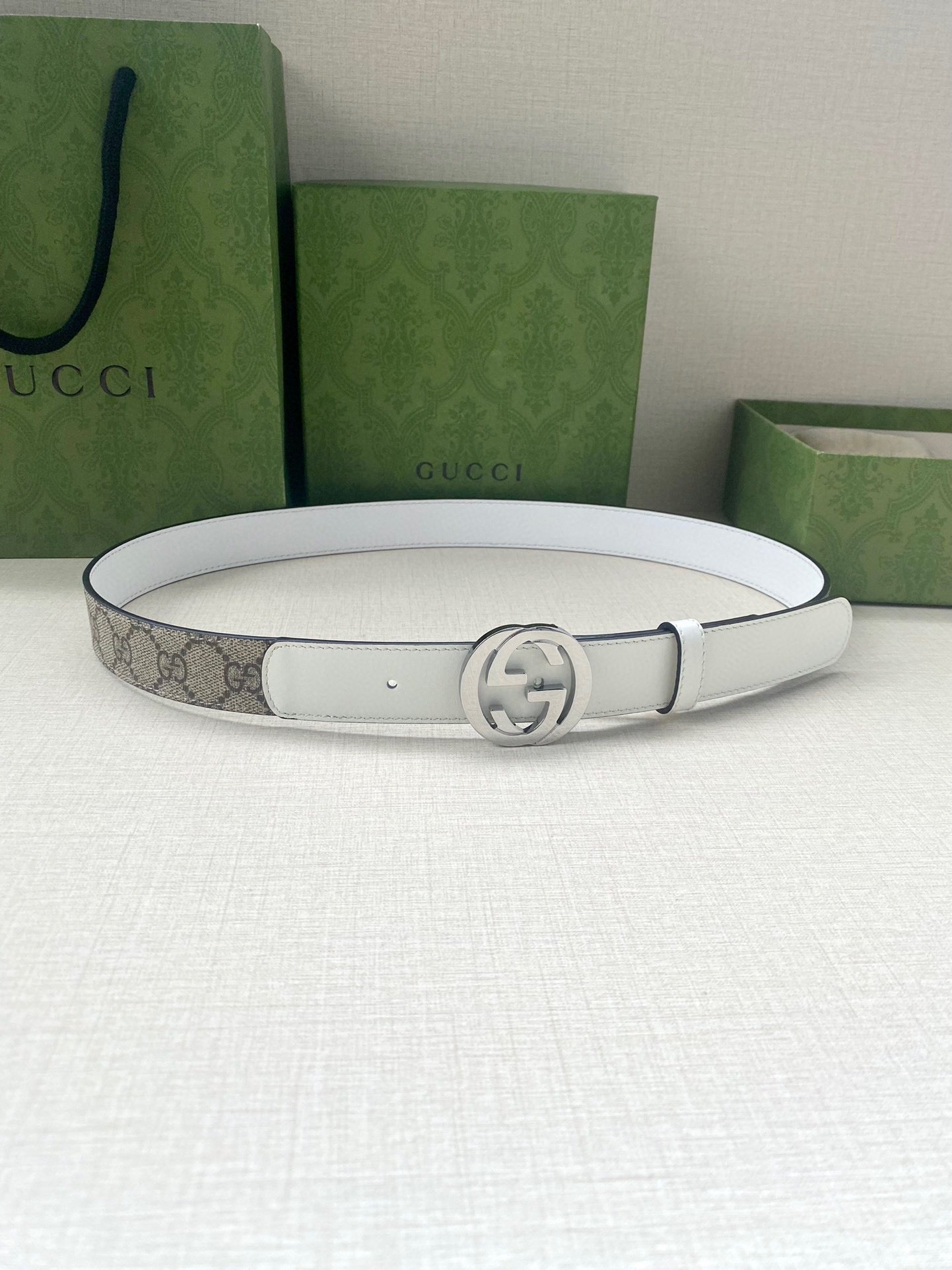 1WB152PDE Stylish High quality belt With full package
