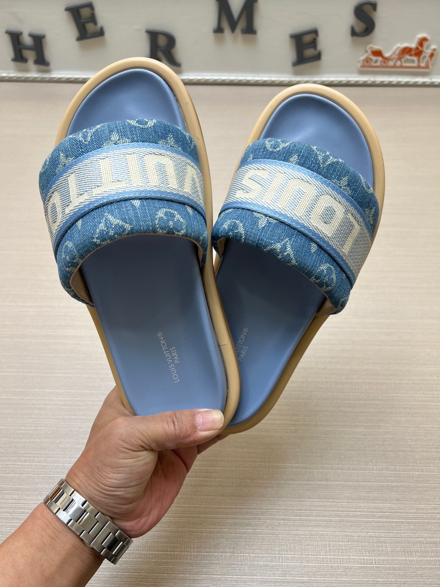 535ZE301ZDE Stylish Slippers