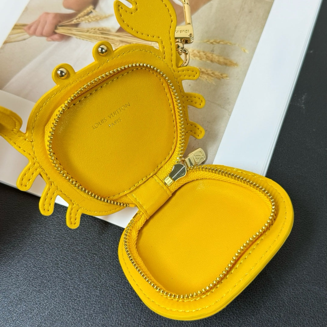 14E26ADE Stylish key closure