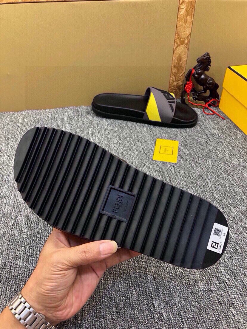 535ZF284ZDE Stylish Slippers