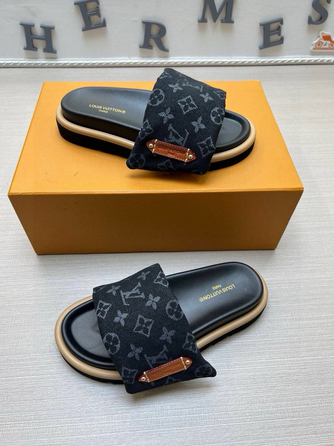 5QE8ZDE Stylish Slippers