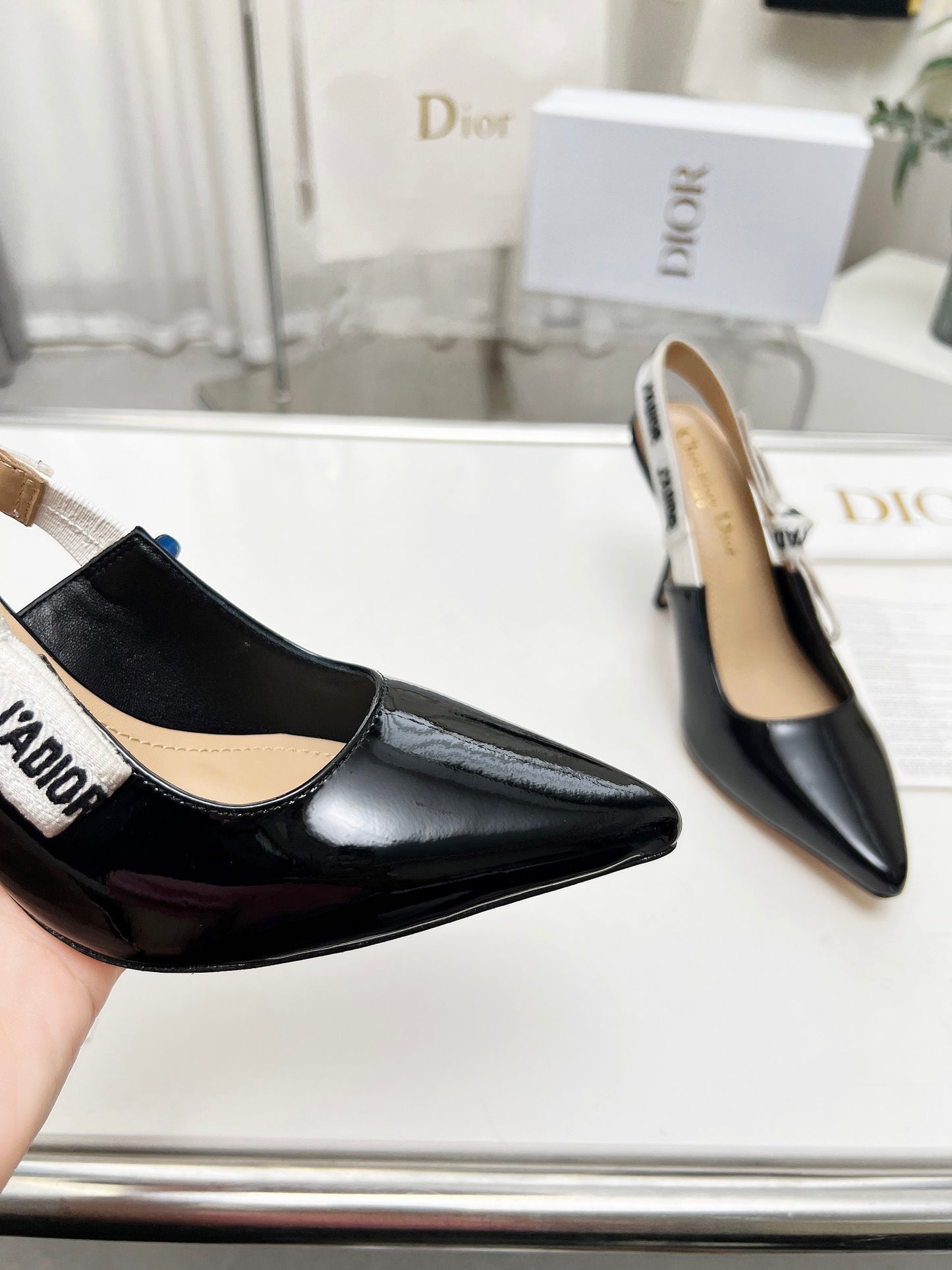 255QD44ZDE Stylish leather High heels