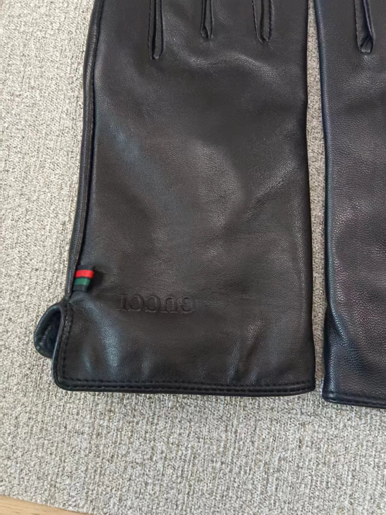 24B109SDE Stylish gloves