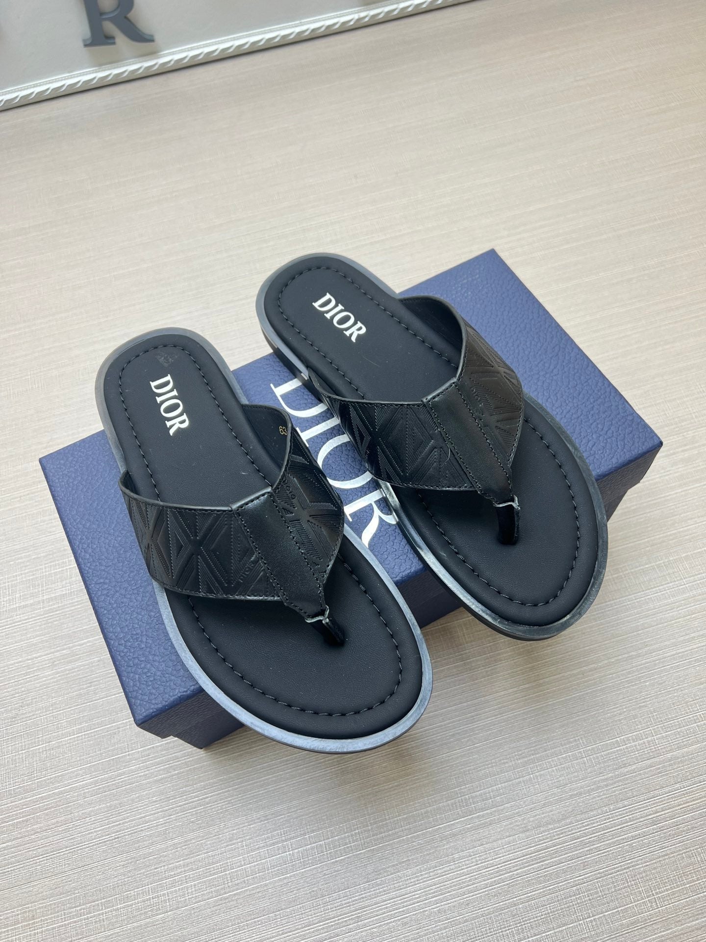 54D78ZDE Stylish slippers