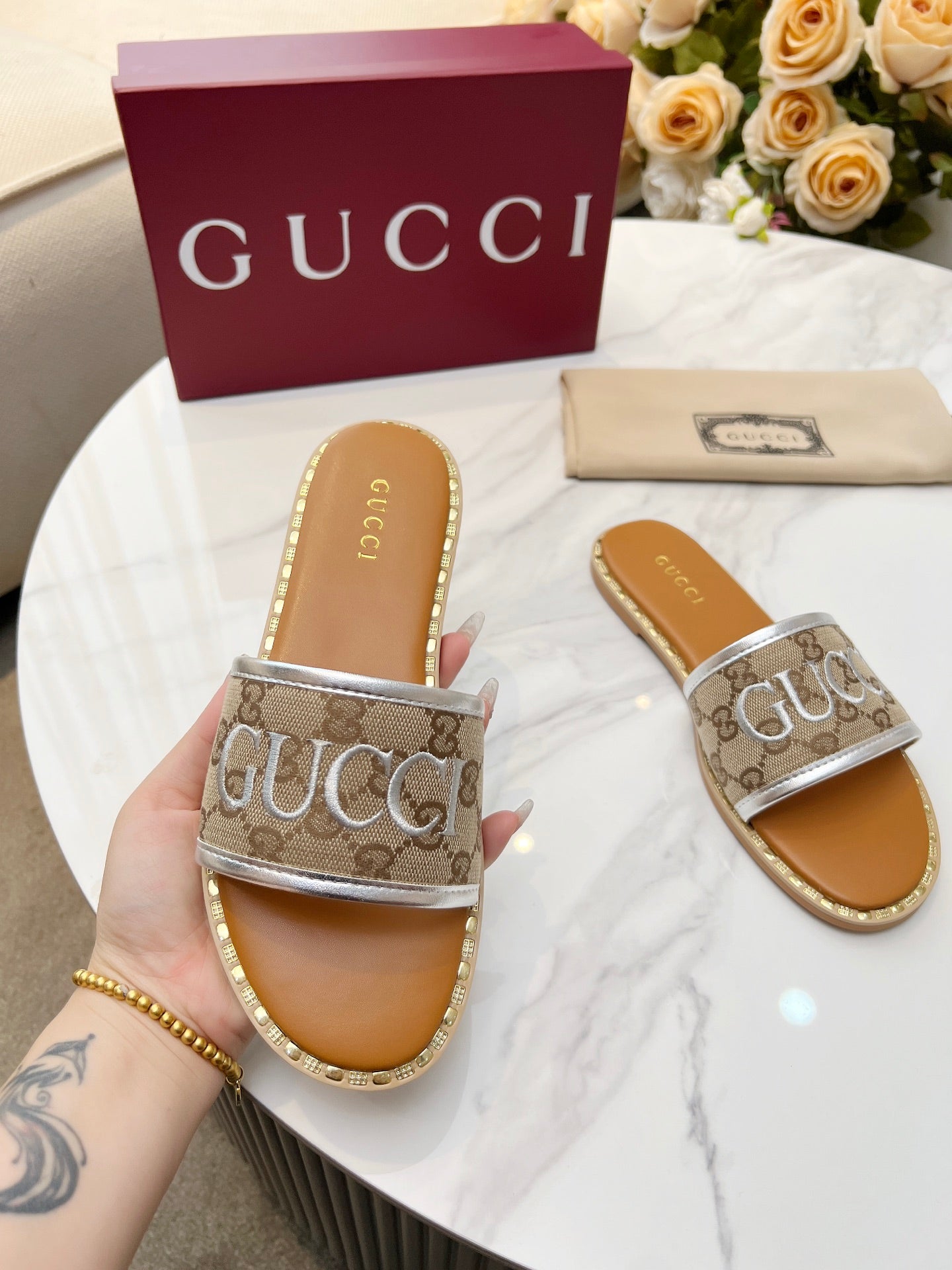 255QB29ZDE Stylish leather Slippers