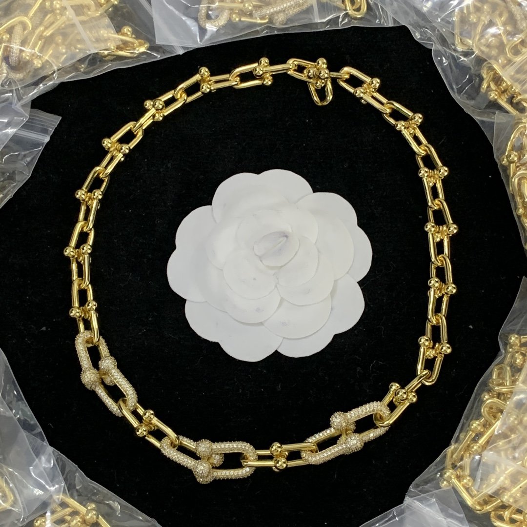 8XT32XDE Stylish Earring Bracelets Necklaces