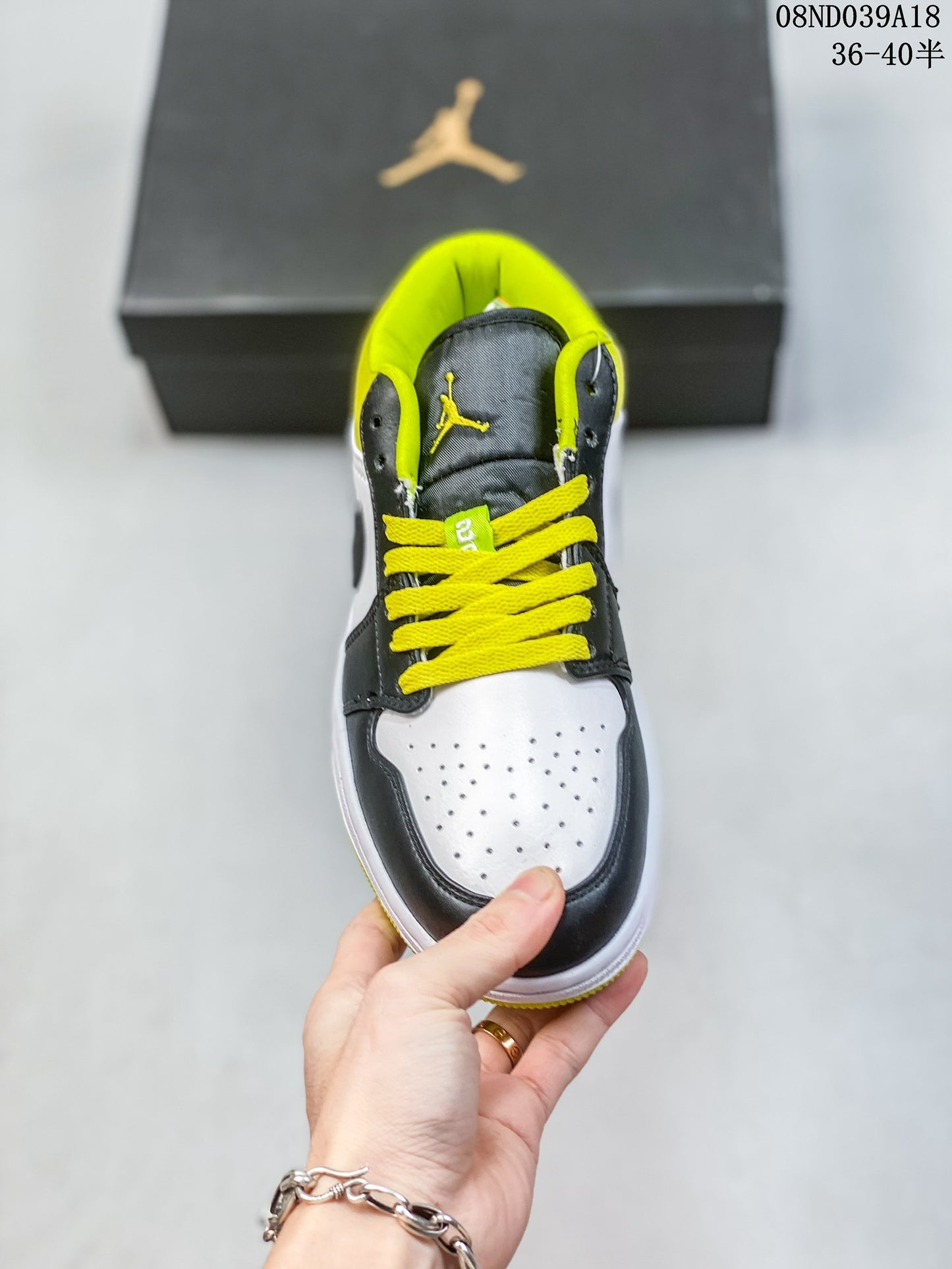 4YN55ZDE Stylish Sneakers (No Box, August-October Big Sale)
