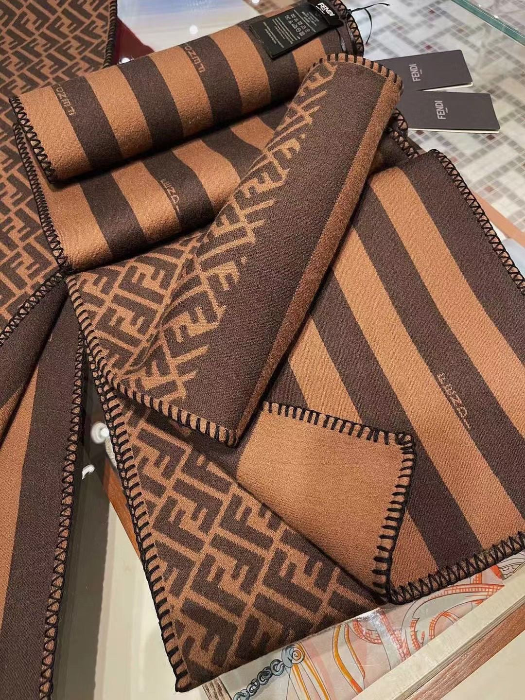 175RF17WDE Stylish Winter Scarves