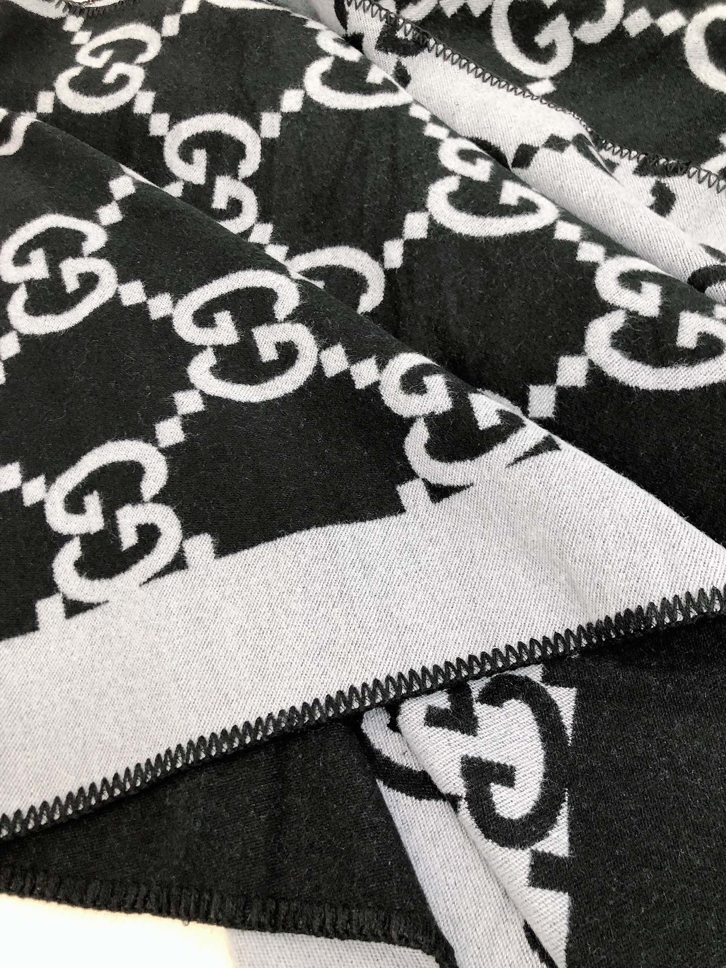 175RB21WDE Stylish Winter Scarves